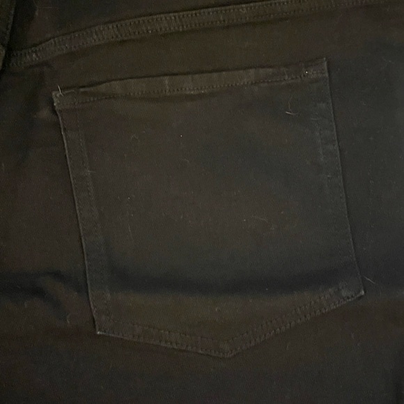 🔥⚫️NWT OLD NAVY size 22 frayed hem black denim shorts! Classic & stylish - Picture 4 of 8